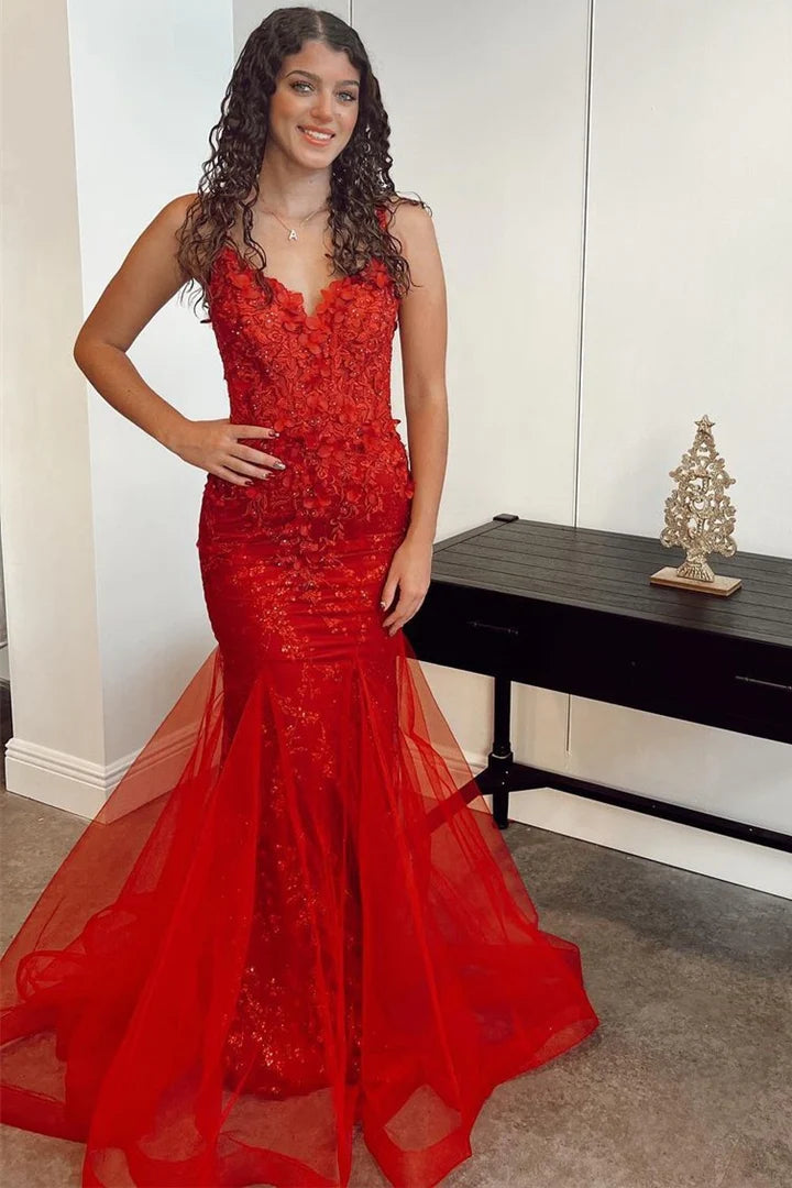 Vestido de fiesta largo de corte trompeta con escote en V, cordones y apliques